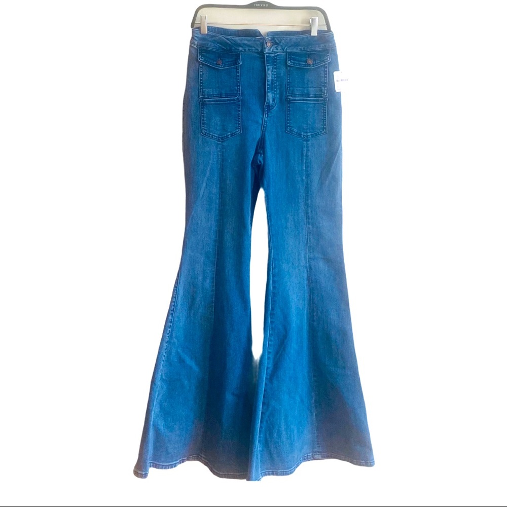 FREE PEOPLE FLARED/ BELL BOTTOM JEANS-CRVY